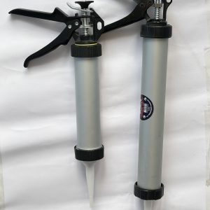 Caulking applicator gun